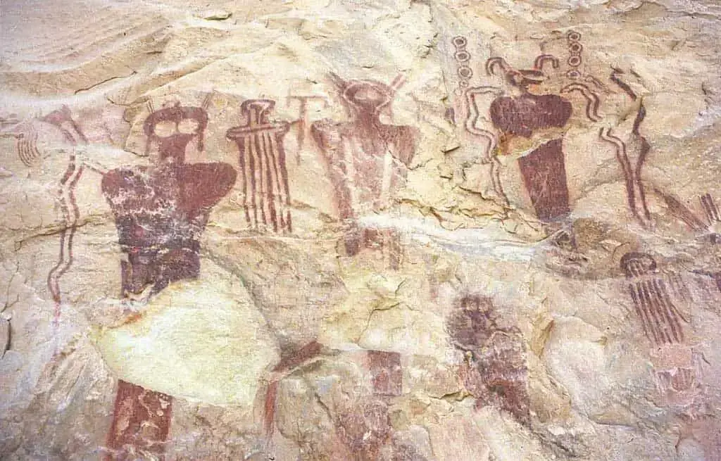Ancient Hopi: The Hollow Earth, Flying shields and Ant-like Gods exist