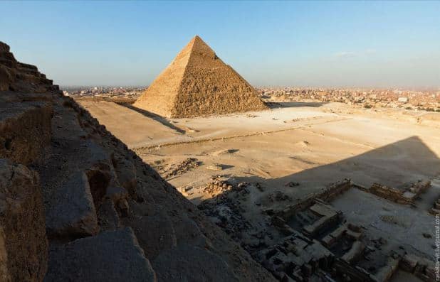 Check Out Forbidden Images Taken Atop The Great Pyramid of Giza