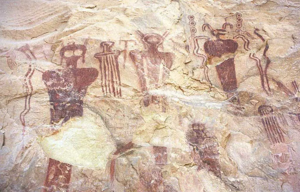 Ancient Hopi: The Hollow Earth, Flying shields and Ant-like Gods exist