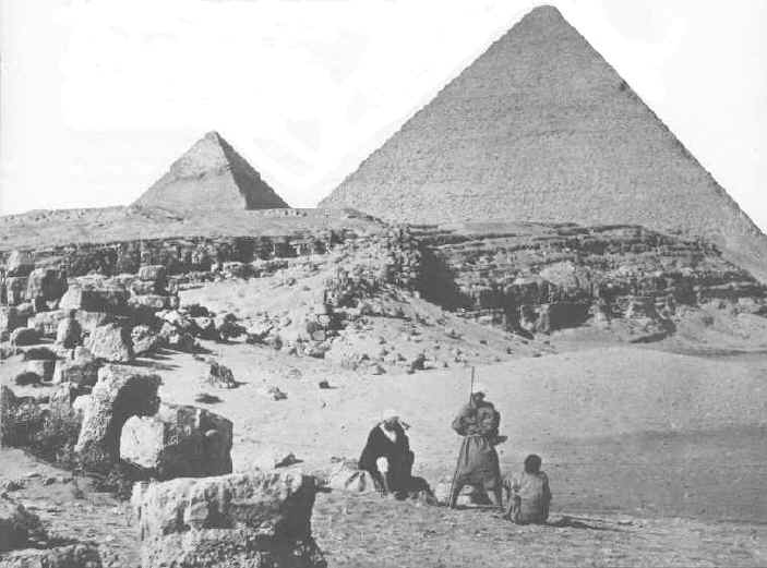 15 extremely rare, ancient images of the Pyramids of Giza you’ve probably never seen