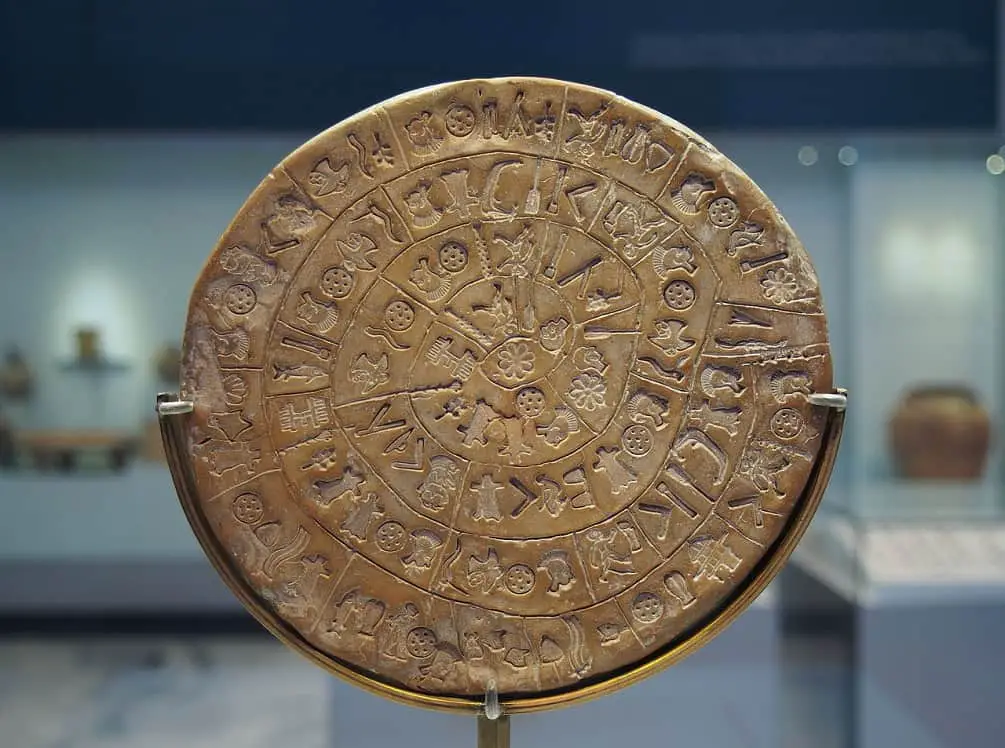 The Enigma Of The Phaistos Disk, A 3,700-Year-Old Indecipherable Message Δίσκος_της_Φαιστού_πλευρά_Α_6380